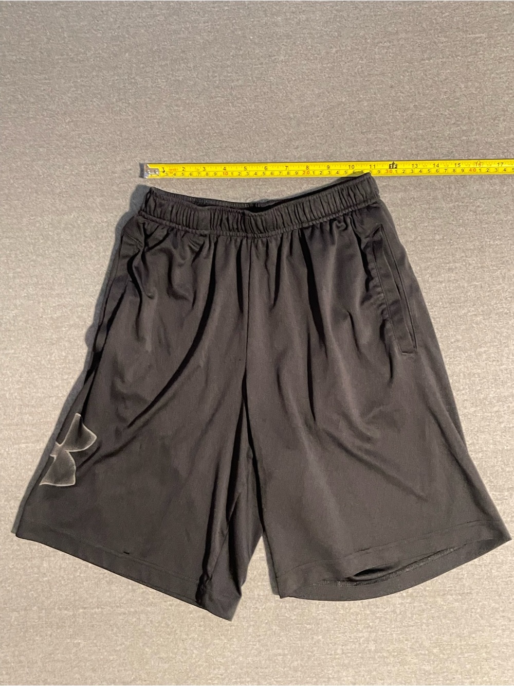 Under Armour Black‎ Performance Shorts Size Small Gym Training